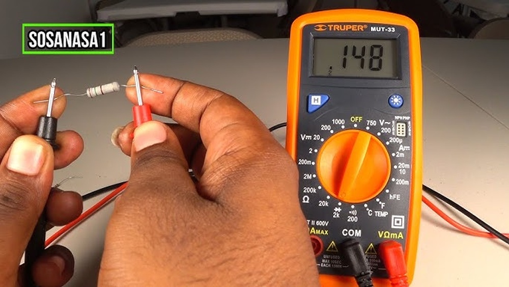 How to Measure a Resistor With a Multimeter